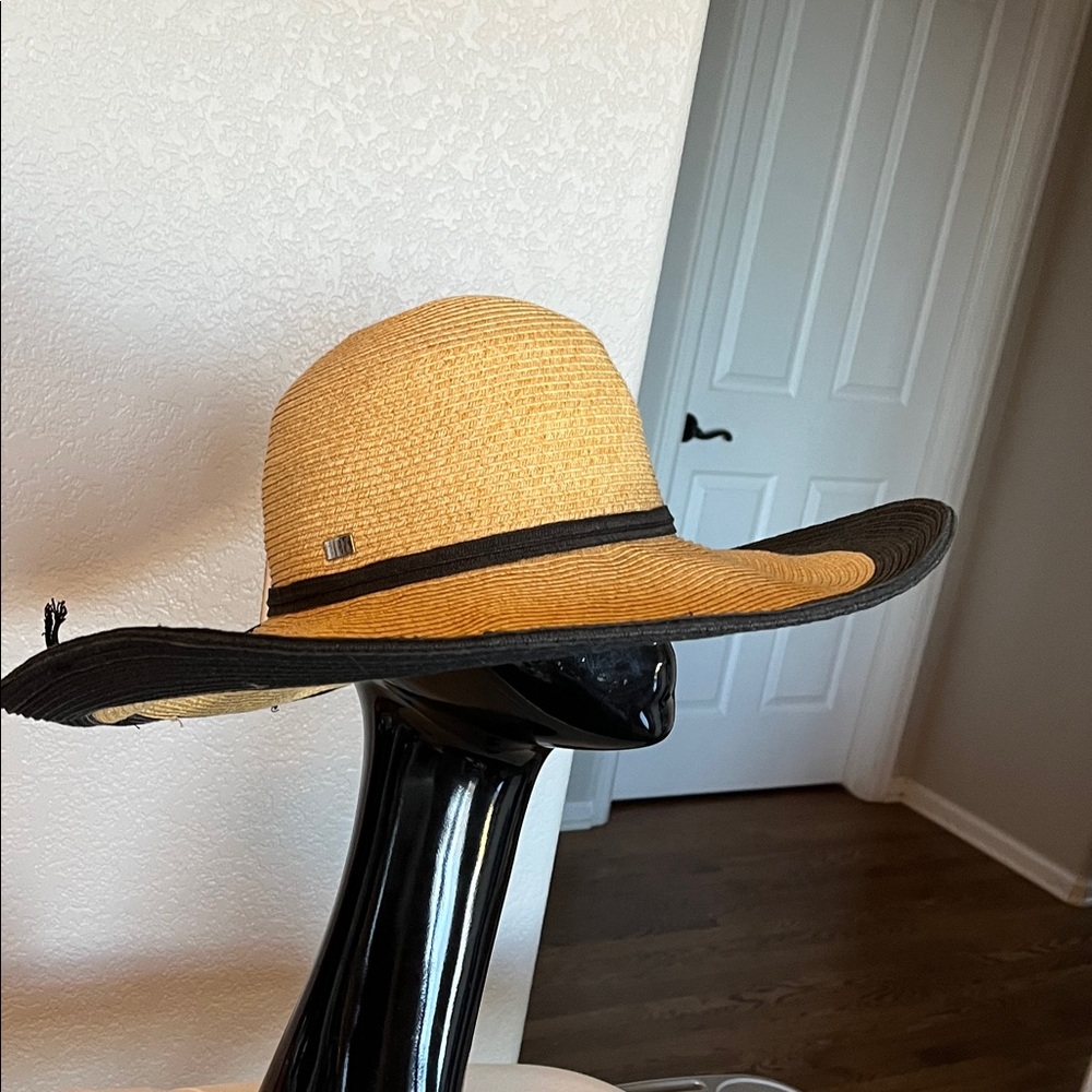 HBY Miami Elegant Tan and Black Wide Brim Hat